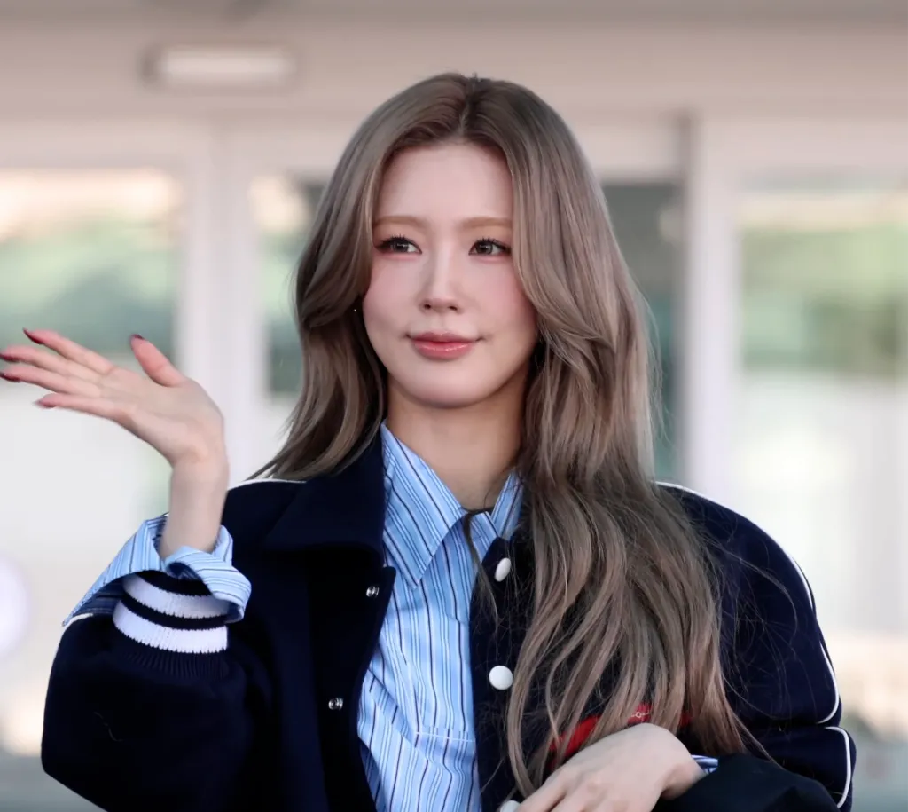 Miyeon at Incheon Airport on 25022026 (1)