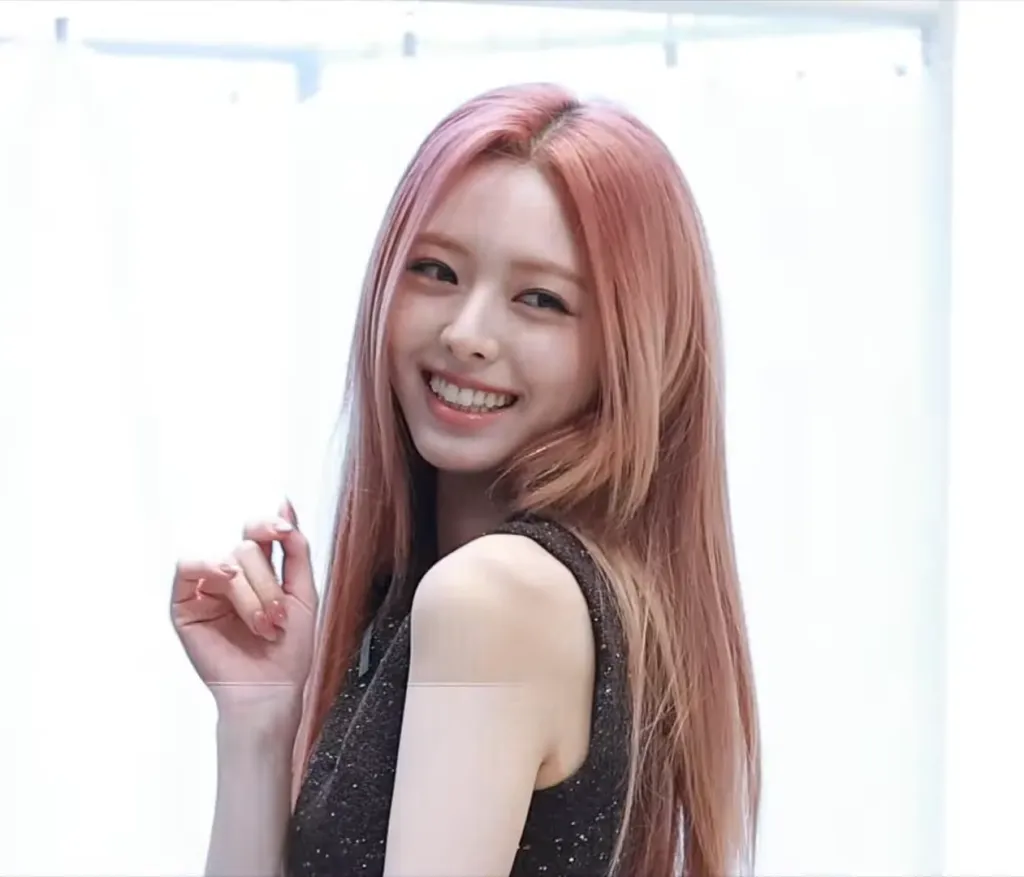 ITZY YUNA SUECOMA BONNIE Photo Call 06