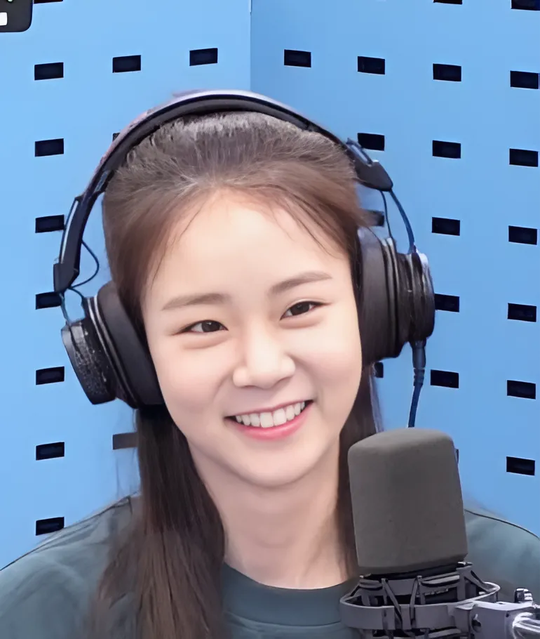 HAN SEUNGYEON (한승연)