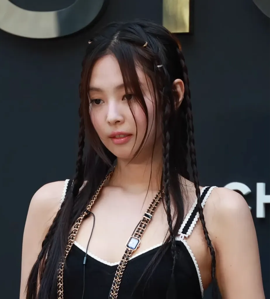 Blackpink's Jennie in Chanel Coco Crush, July 3, 2024 (1)